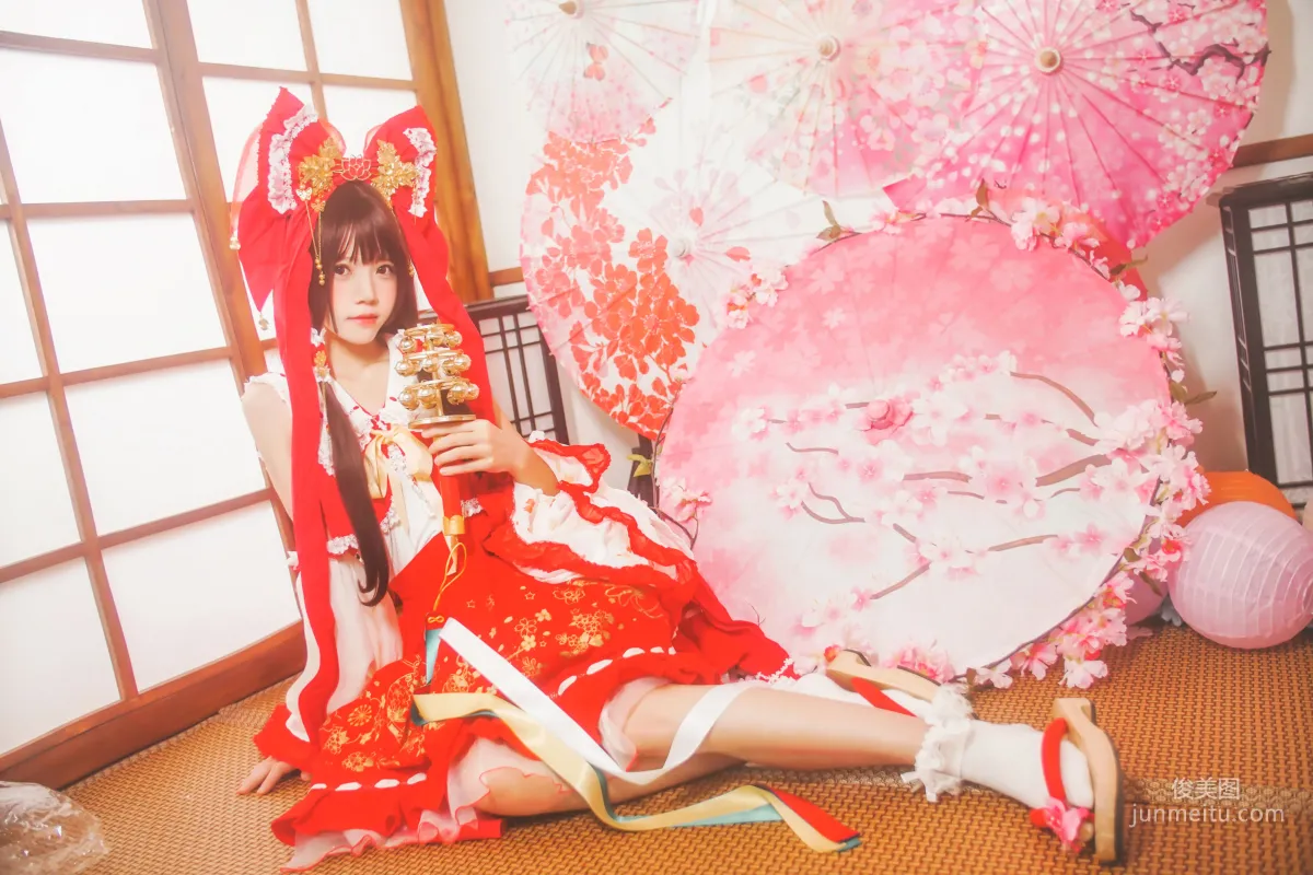 桜桃喵《靈夢 新年快樂》 [蘿莉COS] 寫真集 12