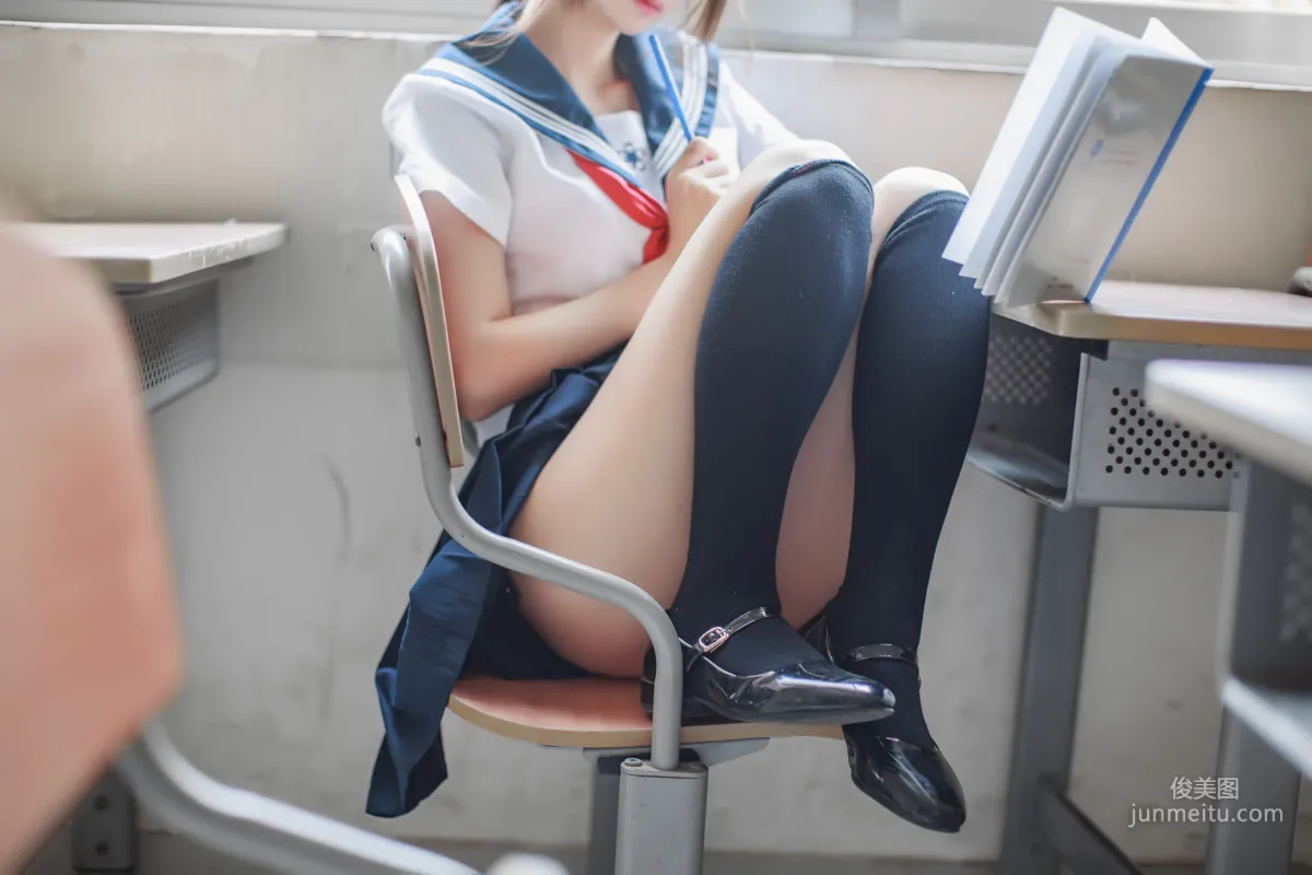 瘋貓ss《同桌的水手服》 [蘿莉COS] 寫真集 6