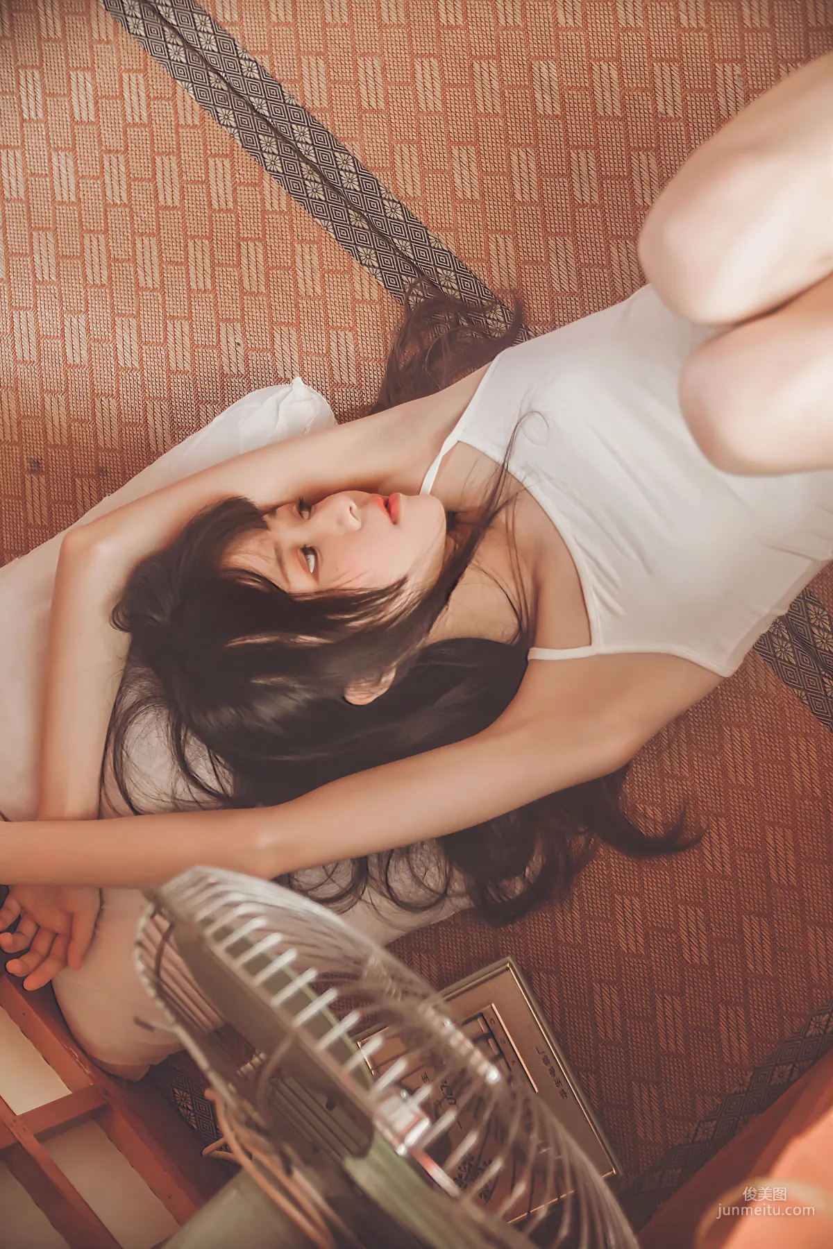 桜桃喵《小背心換水手服》 [蘿莉COS] 寫真集 21
