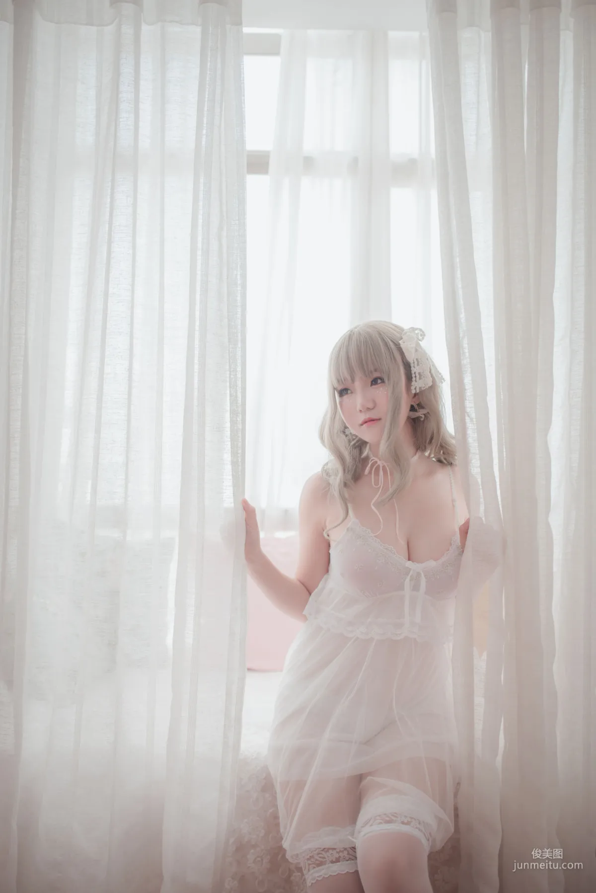 Yoko宅夏《白色絲質連衣裙》 [蘿莉COS] 寫真集 11