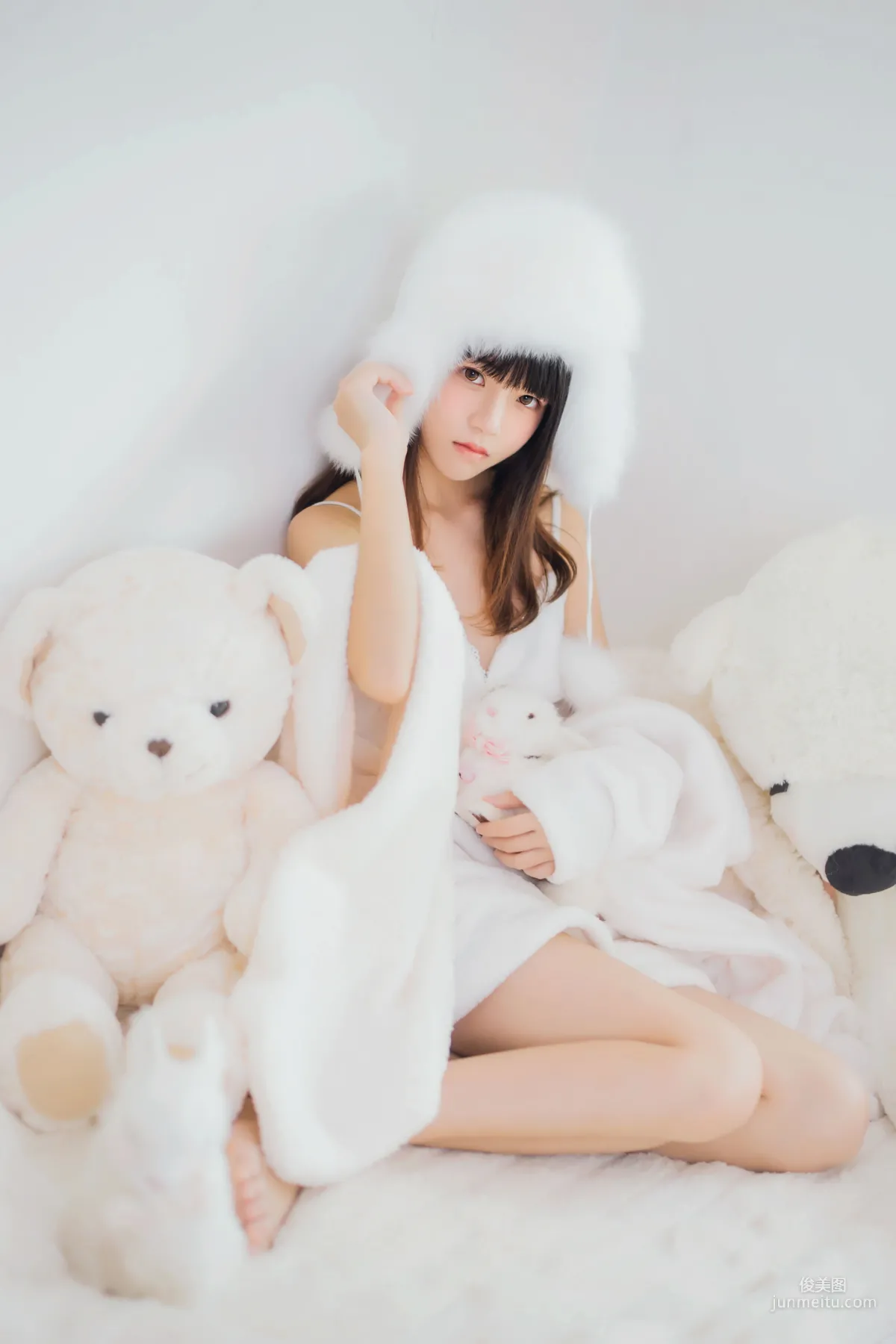 桜桃喵《冬眠》 [萝莉COS] 写真集9