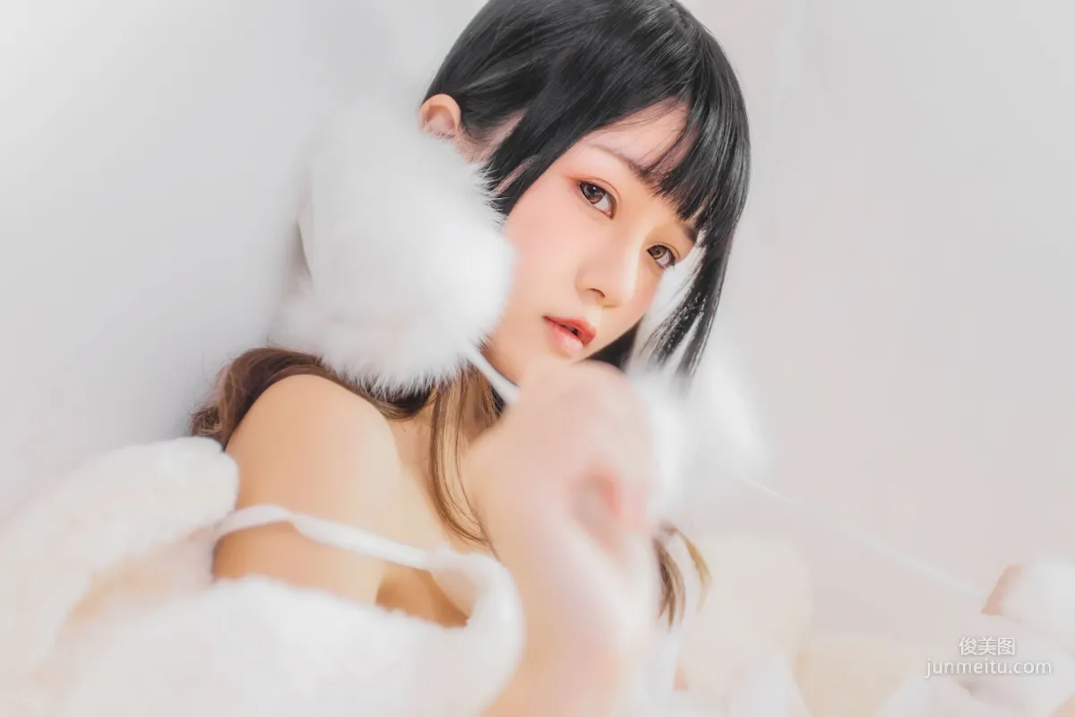 桜桃喵《冬眠》 [萝莉COS] 写真集17