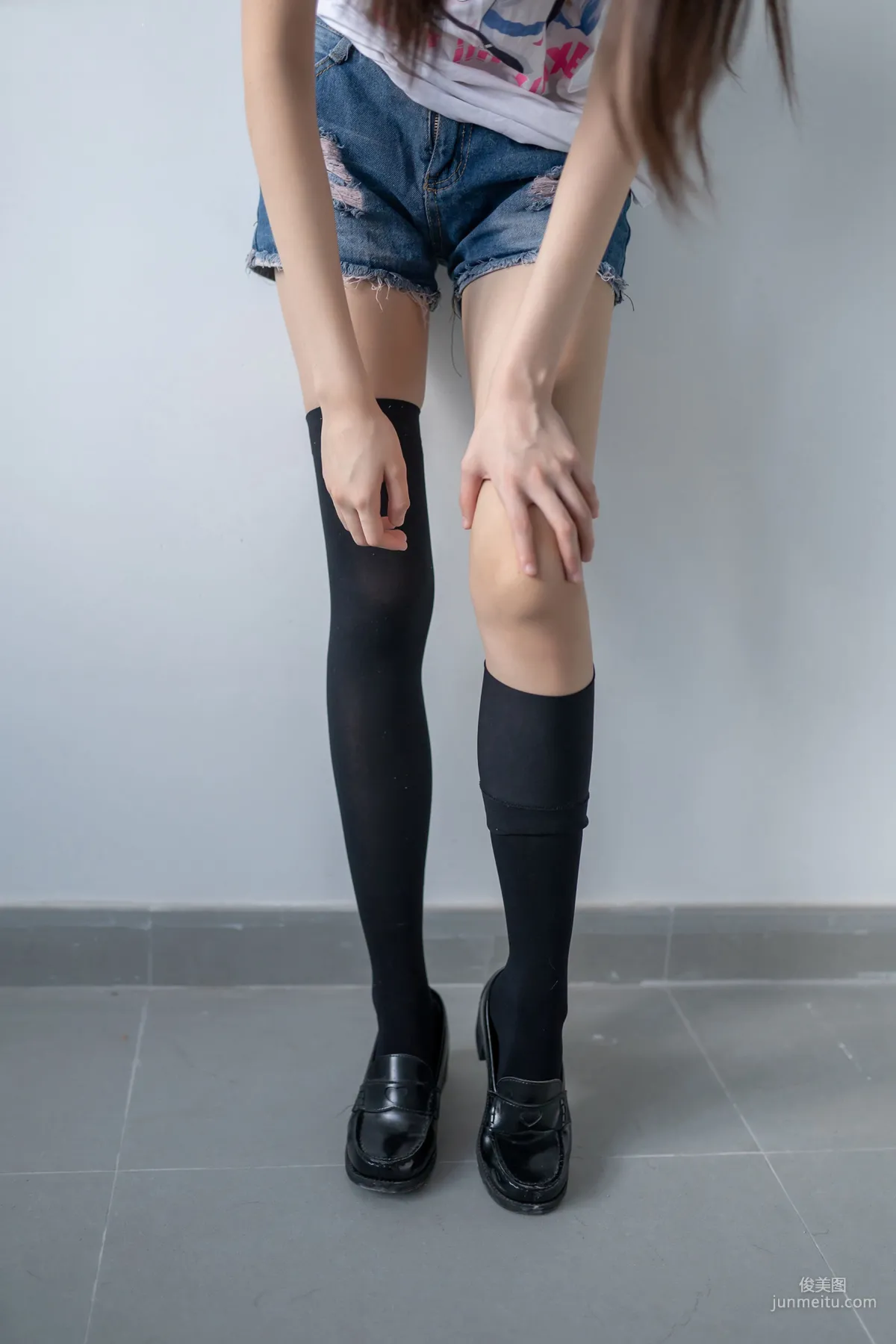 [风之领域] NO.113 黑丝牛仔短裤小蛮腰 写真集3