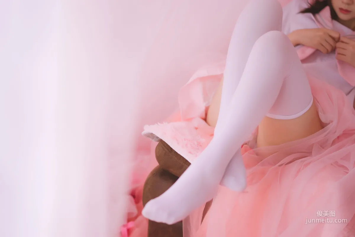 瘋貓ss《絲襪狂想曲(粉)》 [蘿莉COS] 寫真集 44
