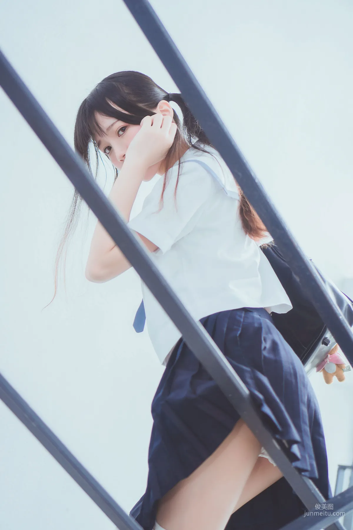 桜桃喵《藍白水手服》 [蘿莉COS] 寫真集 6