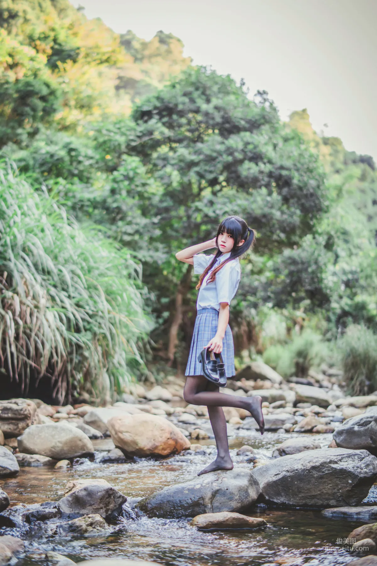 桜桃喵《校服少女COSPLAY濕身系列》 [蘿莉COS] 寫真集 2
