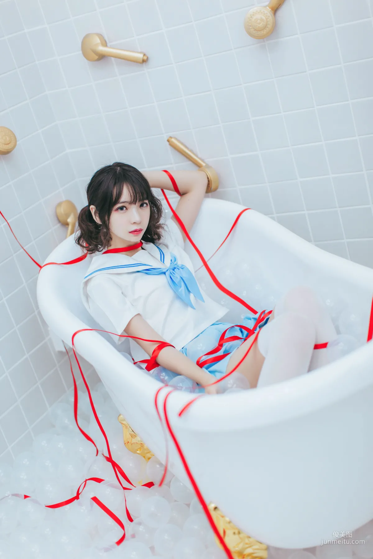 瘋貓ss《睡衣與浴室的水手服》 [蘿莉COS] 寫真集 25