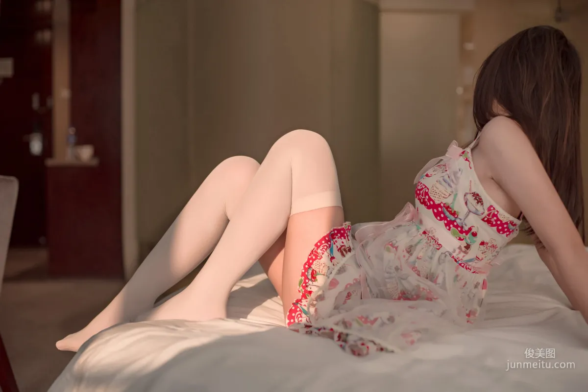 [風之領域] NO.106 穿白絲的花裙姑娘 寫真集 23