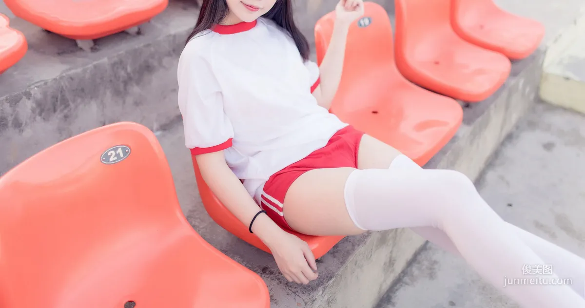[風之領域] NO.112 運動場上的白絲體操服少女 寫真集 44