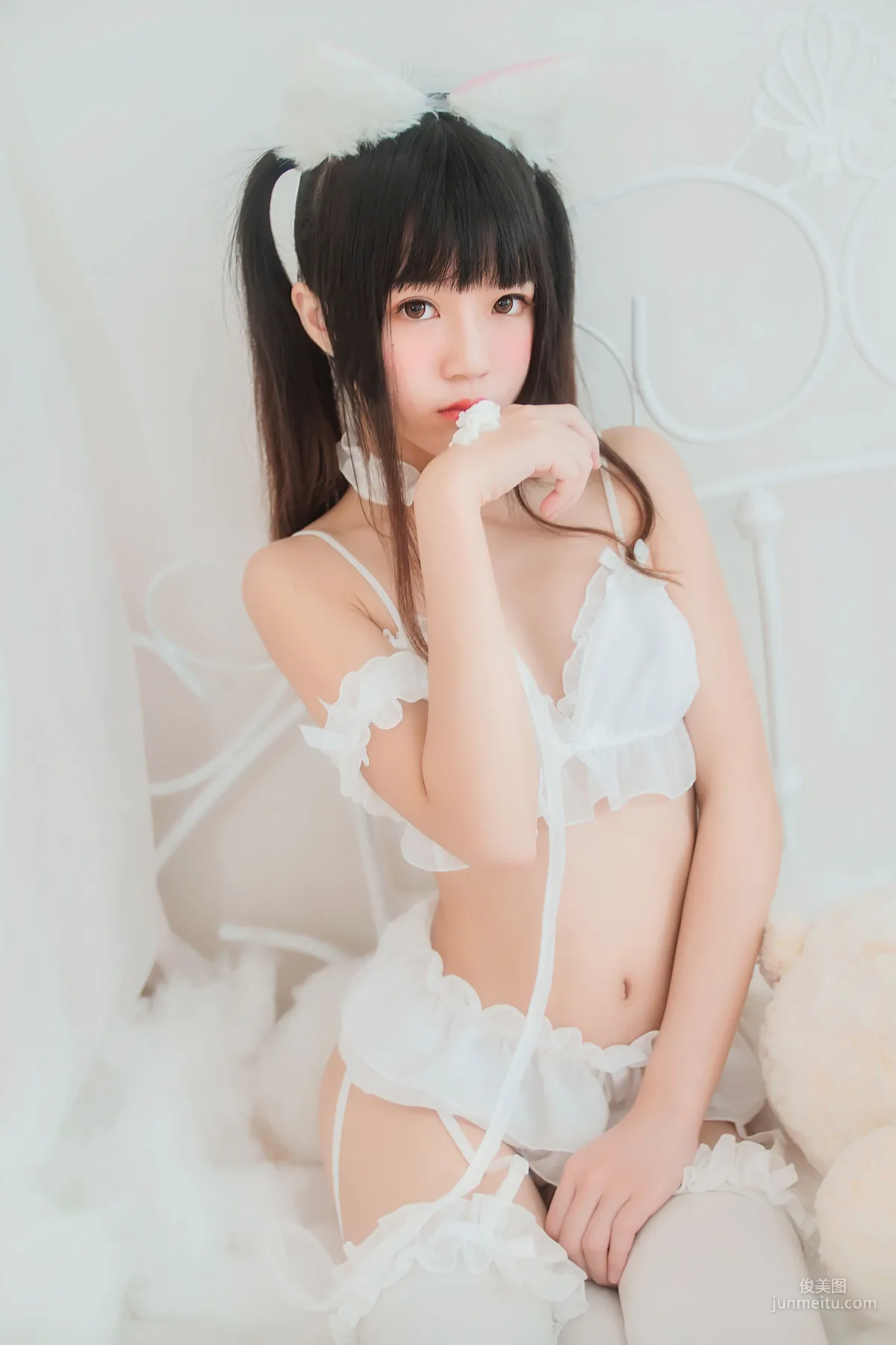 桜桃喵《白猫》 [萝莉COS] 写真集3