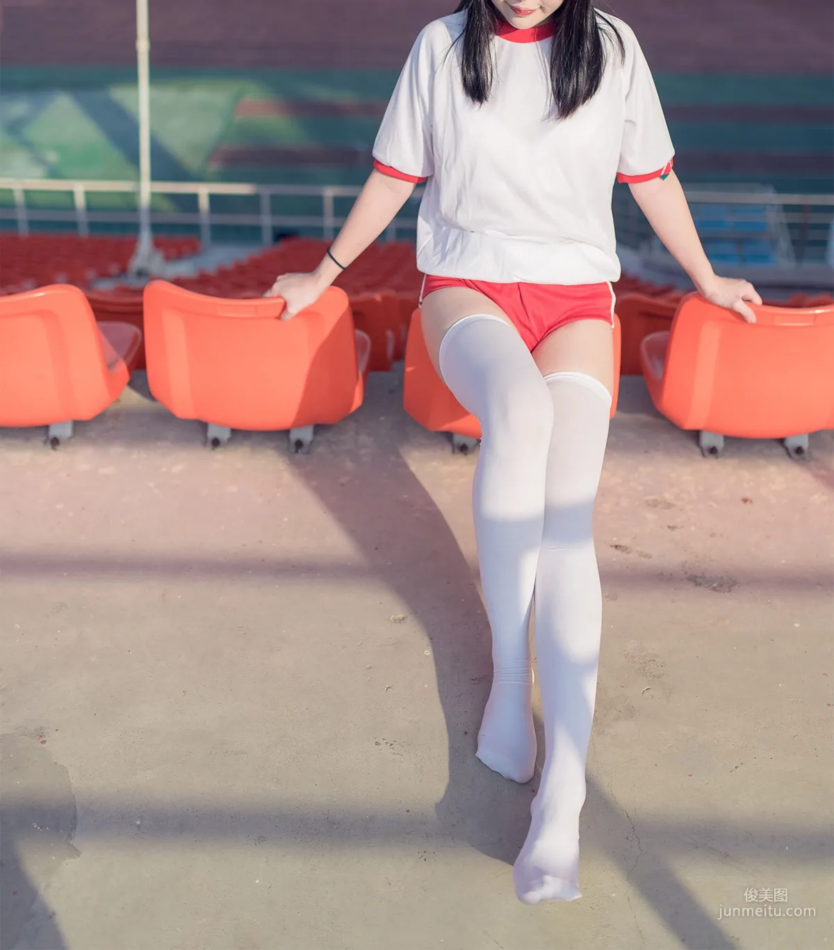 [風之領域] NO.112 運動場上的白絲體操服少女 寫真集 37