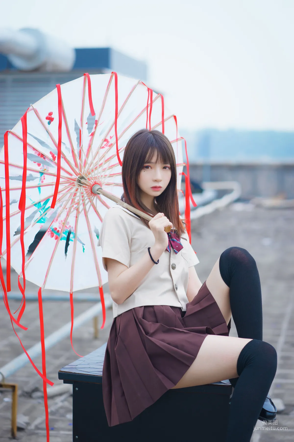 瘋貓ss《絲襪狂想曲(傘)》 [蘿莉COS] 寫真集 26