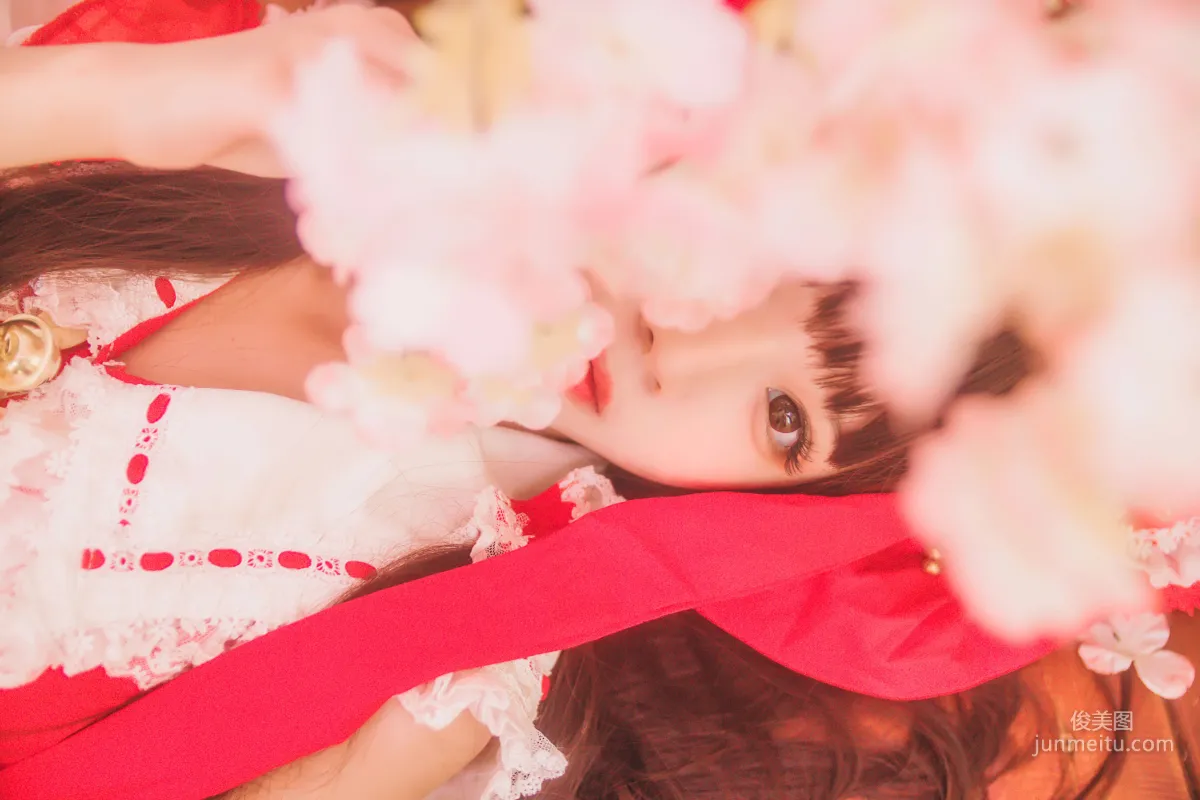 桜桃喵《靈夢 新年快樂》 [蘿莉COS] 寫真集 40