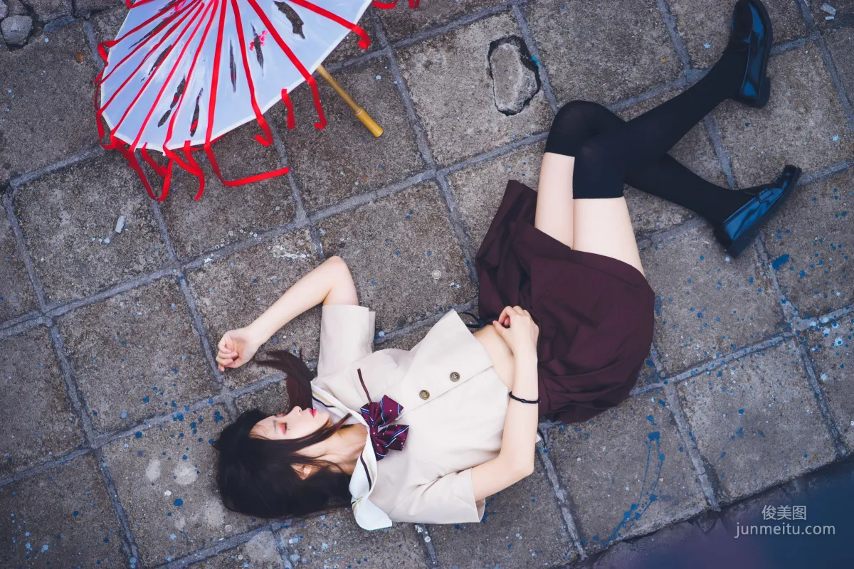 瘋貓ss《絲襪狂想曲(傘)》 [蘿莉COS] 寫真集 36