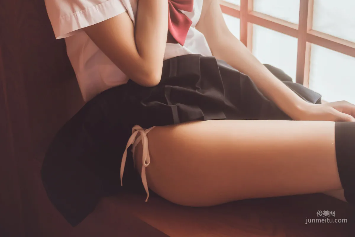 桜桃喵《小背心換水手服》 [蘿莉COS] 寫真集 46