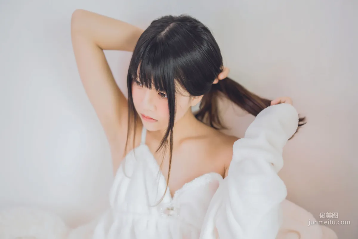 桜桃喵《冬眠》 [萝莉COS] 写真集8