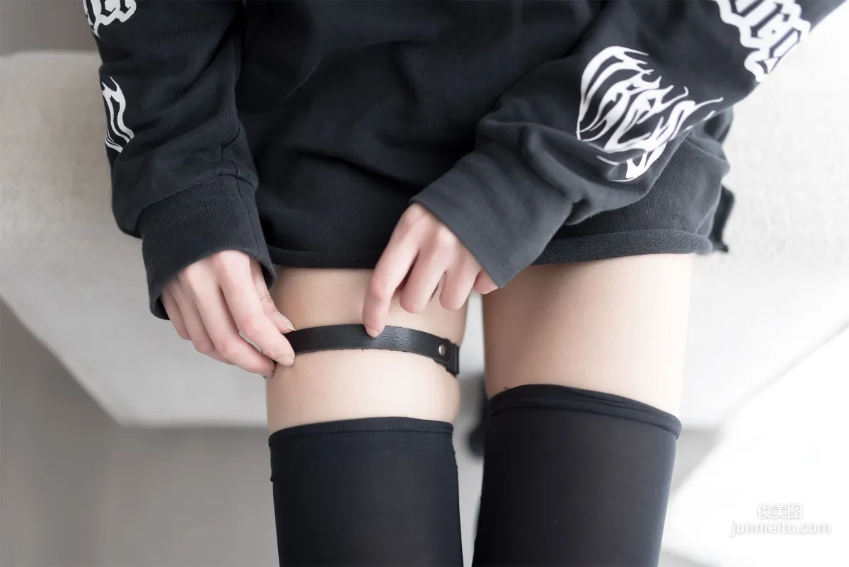 [风之领域] NO.017 金发美女黑色诱惑 写真集23