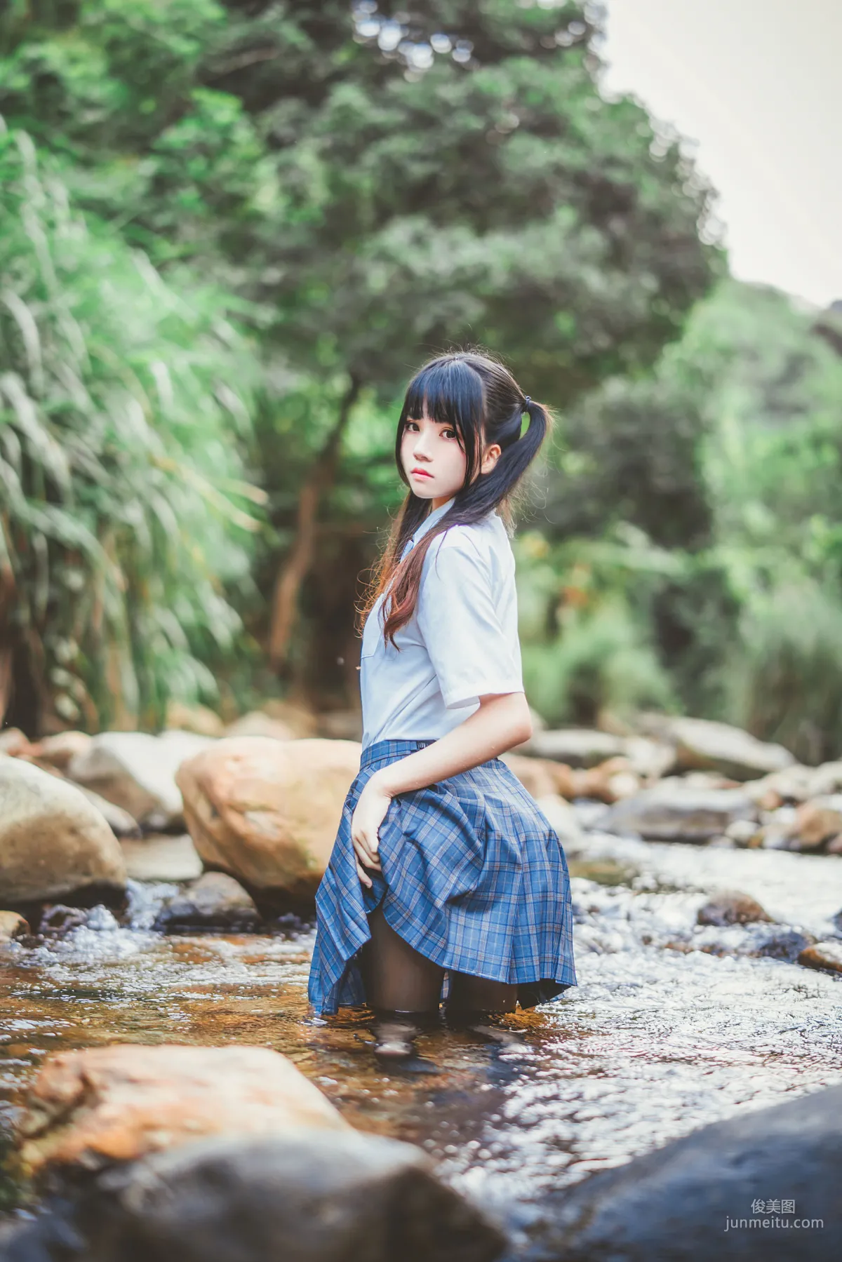 桜桃喵《校服少女COSPLAY濕身系列》 [蘿莉COS] 寫真集 21