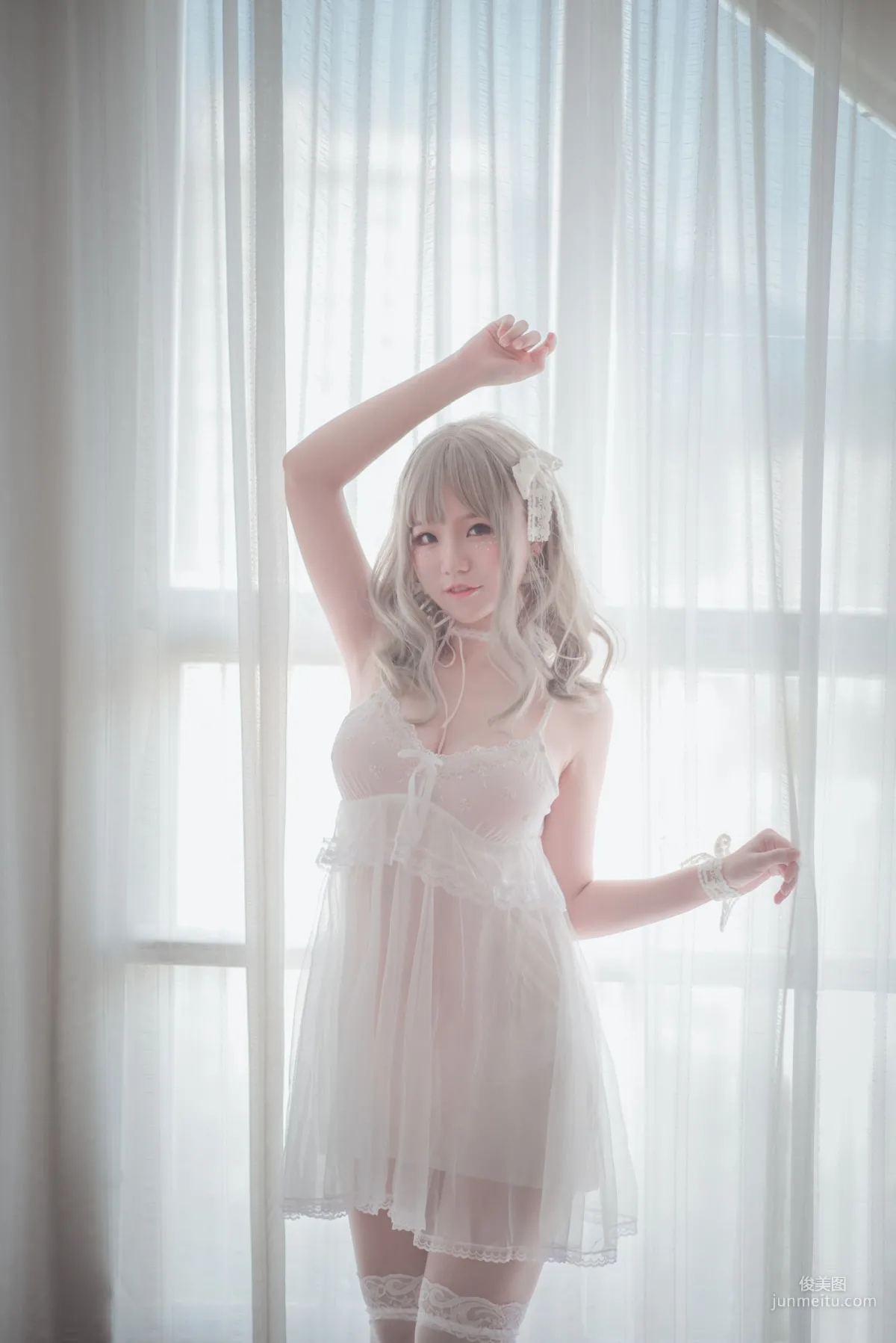 Yoko宅夏《白色絲質連衣裙》 [蘿莉COS] 寫真集 26