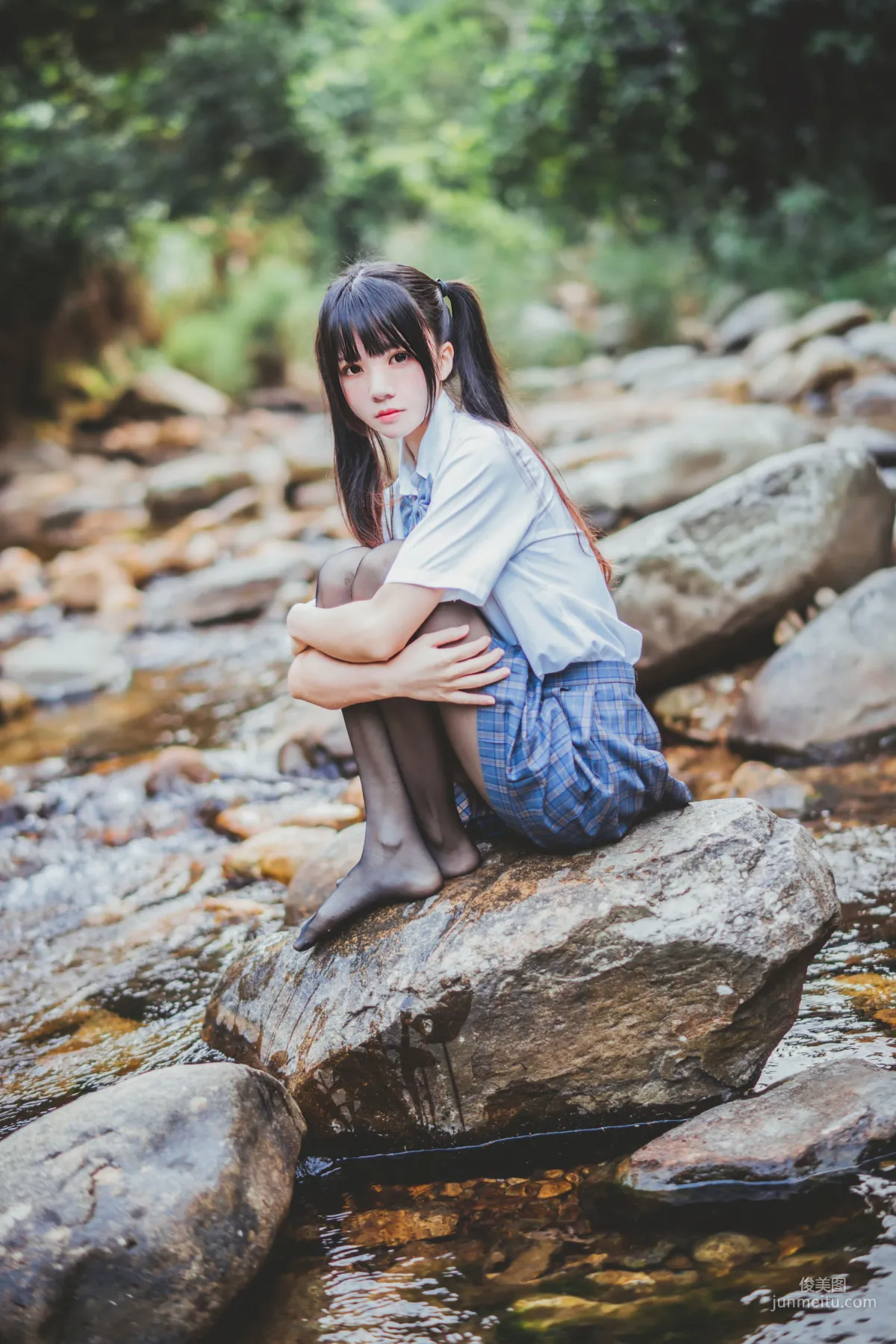 桜桃喵《校服少女COSPLAY濕身系列》 [蘿莉COS] 寫真集 25