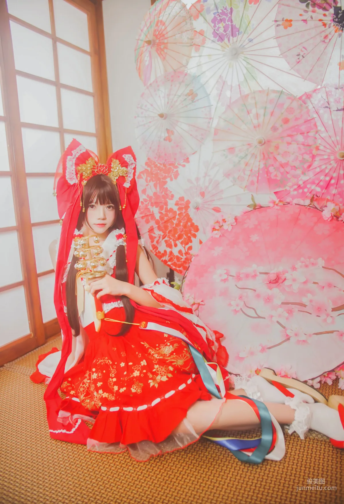 疯猫ss《灵梦》 [萝莉COS] 写真集12