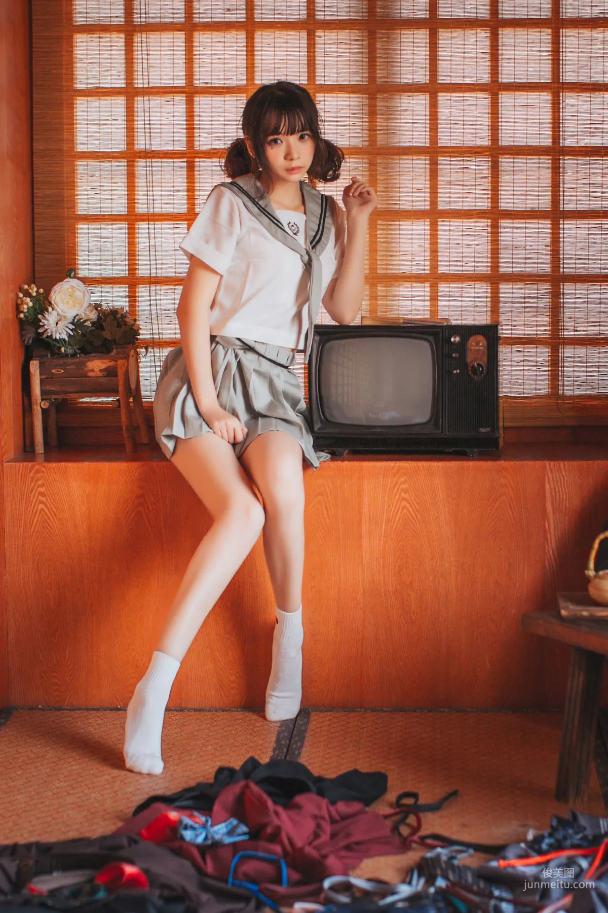 疯猫ss《黑丝 ・ JK ・ 少女》 [萝莉COS] 写真集39
