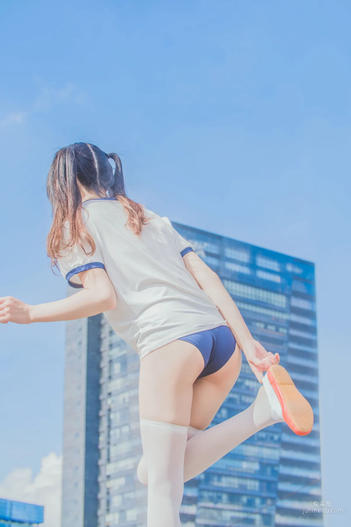 桜桃喵《體操服》 [蘿莉COS] 寫真集 23