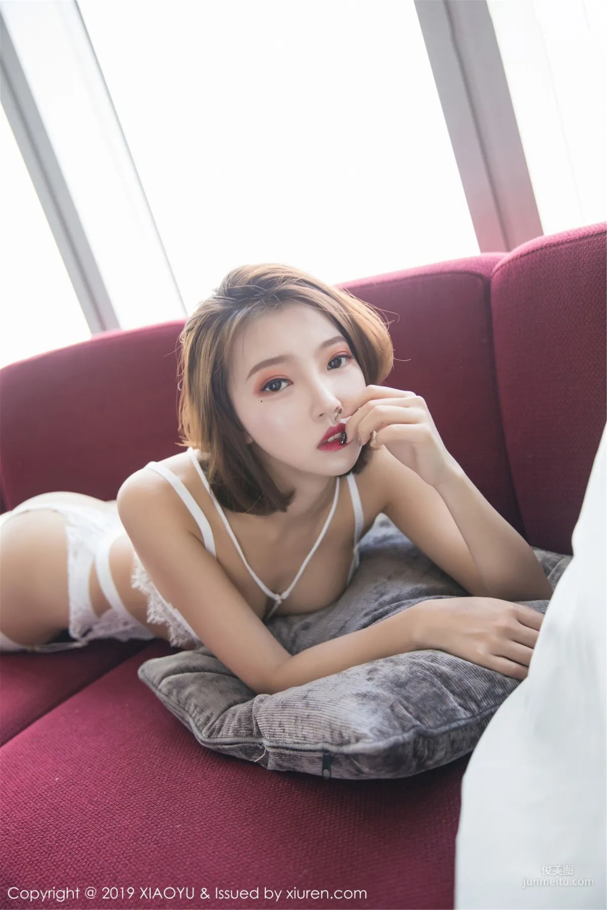 馮木木LRIS《無法抵禦的性感絲襪美腿》 [語畫界XIAOYU] Vol.053 寫真集 42