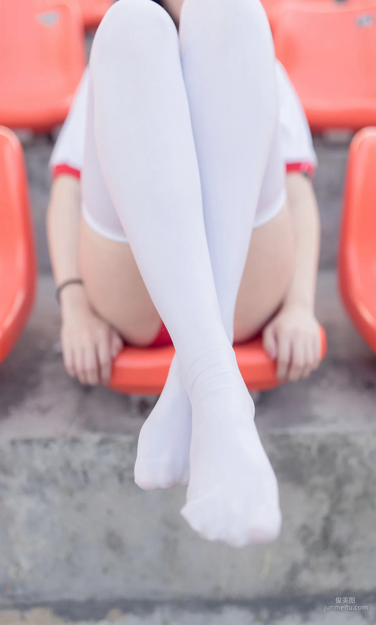 [風之領域] NO.112 運動場上的白絲體操服少女 寫真集 25