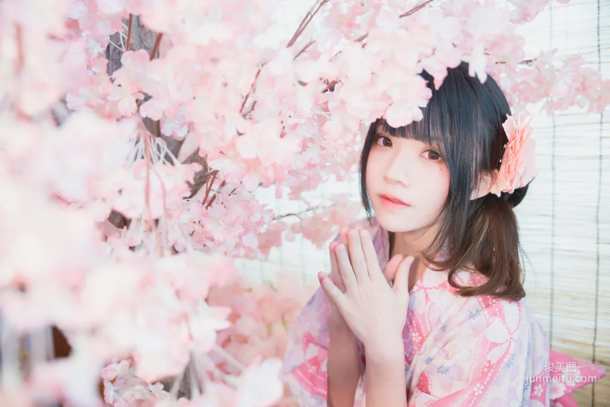 桜桃喵《双人本》 [萝莉COS] 写真集3