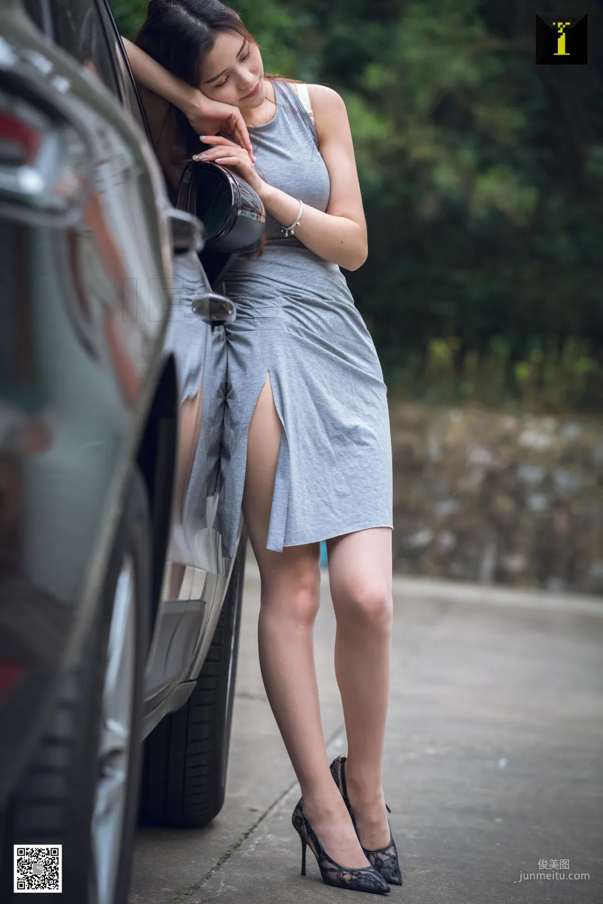 模特九妹《九妹的汽車之戀》 [異思趣向IESS] 絲足美腿寫真集 16