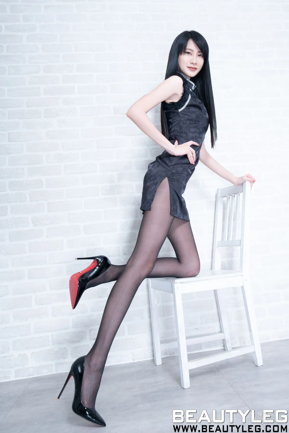 腿模Jing《黑絲旗袍+肉絲OL制服》 [Beautyleg] No.1781 寫真集 62