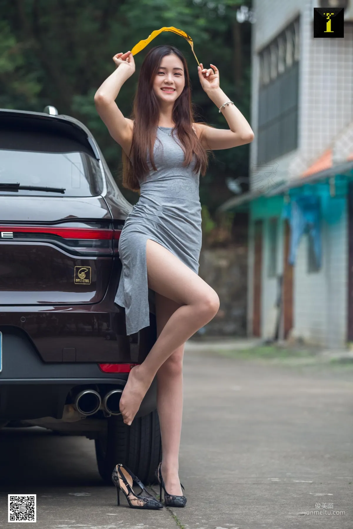 模特九妹《九妹的汽車之戀》 [異思趣向IESS] 絲足美腿寫真集 31