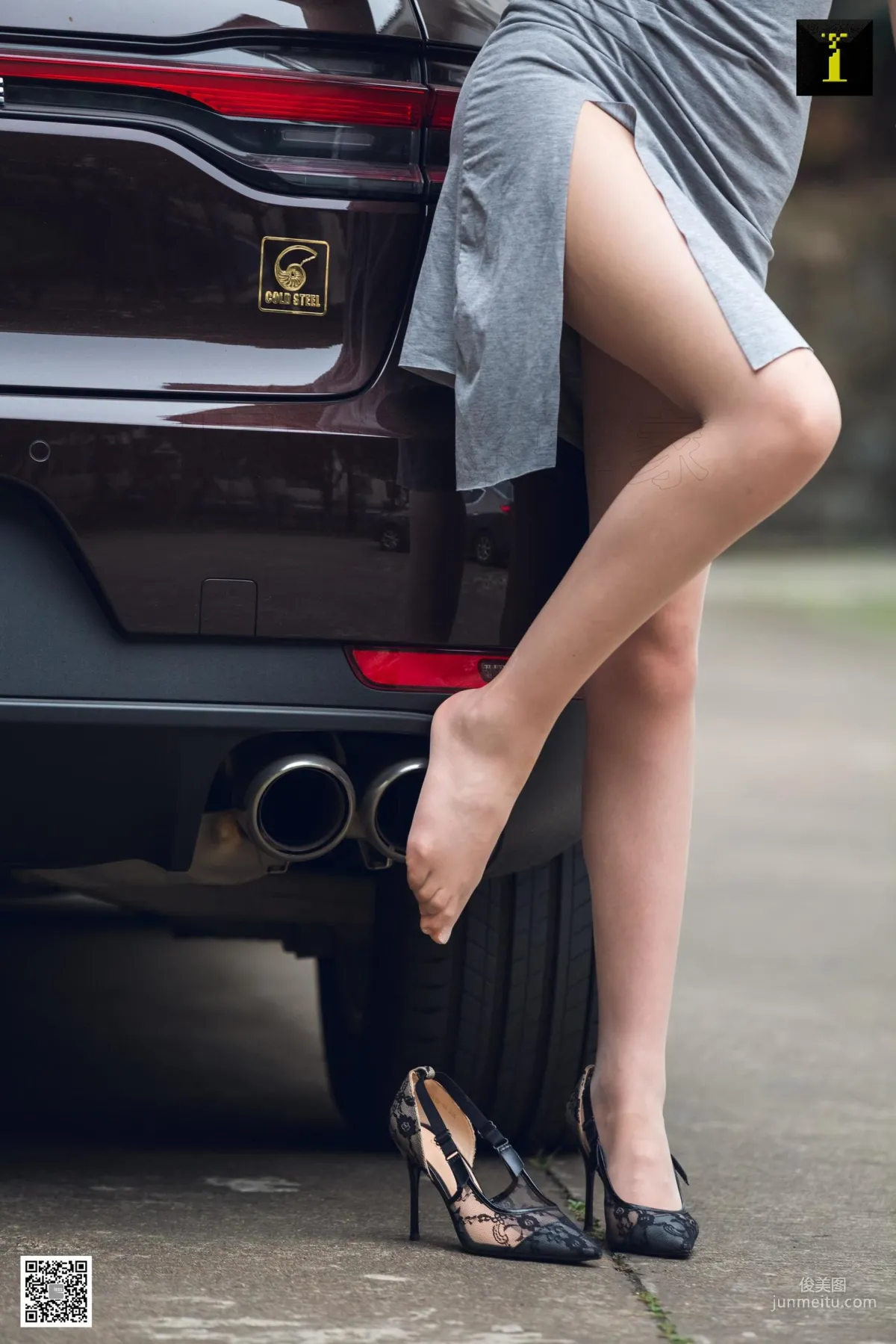 模特九妹《九妹的汽車之戀》 [異思趣向IESS] 絲足美腿寫真集 29