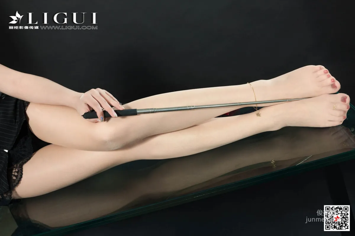 文靜《黑絲吊襪美腿絲足》 [麗櫃Ligui] 寫真集 52