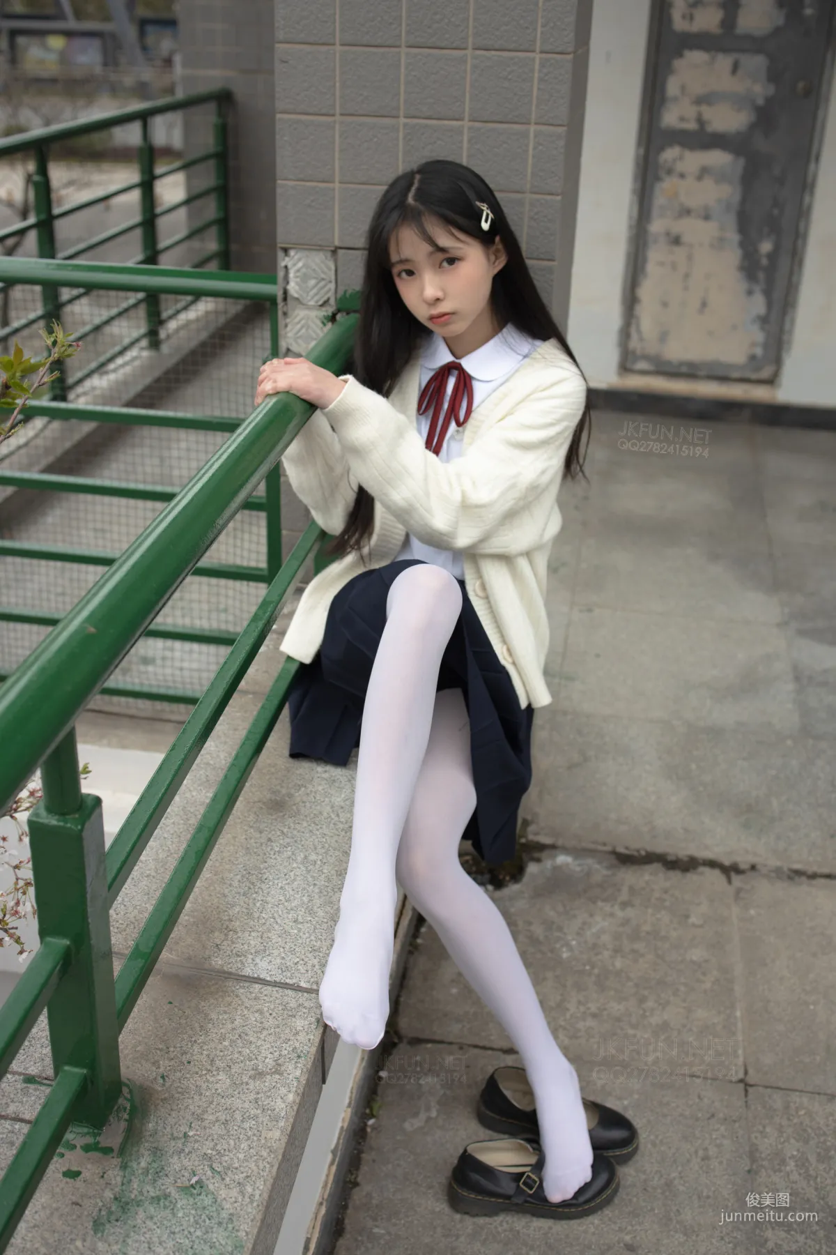甜米《純純的白絲學妹》 [森蘿财團] JKFUN-001 蘿莉絲襪寫真集 62