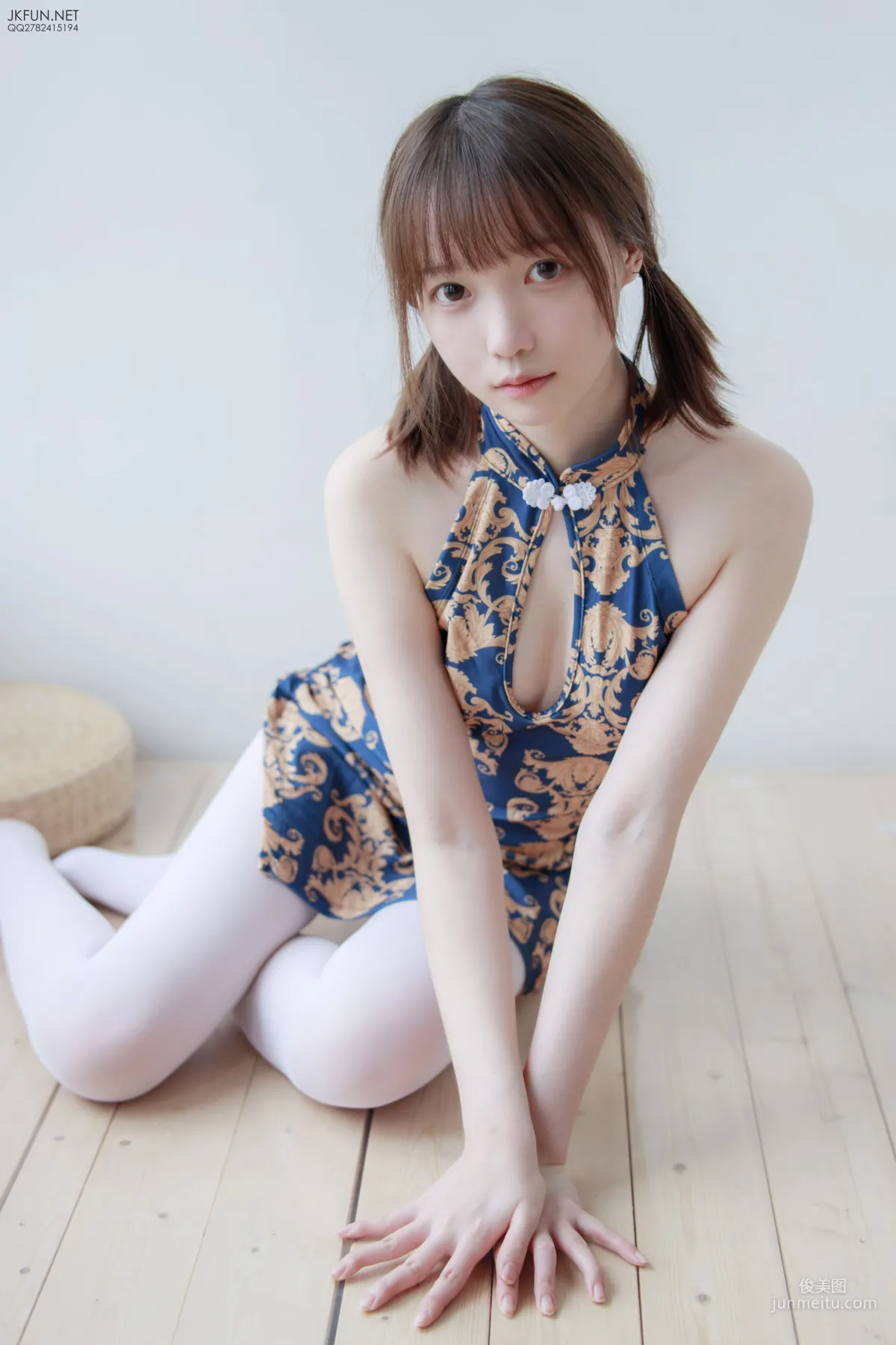 Aika《60D白丝踩酱肉包》 [森萝财团] JKFUN-008 写真集16