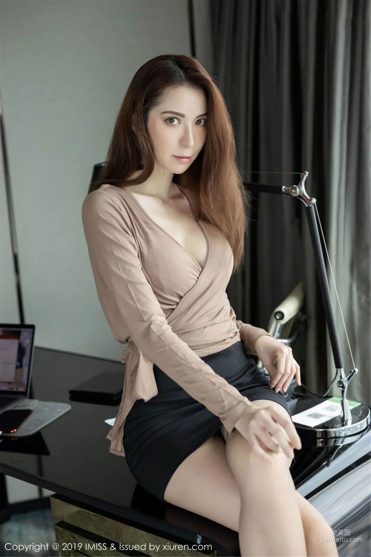 陈良玲Carry《性感丝袜美腿》 [爱蜜社IMiss] Vol.354 写真集8