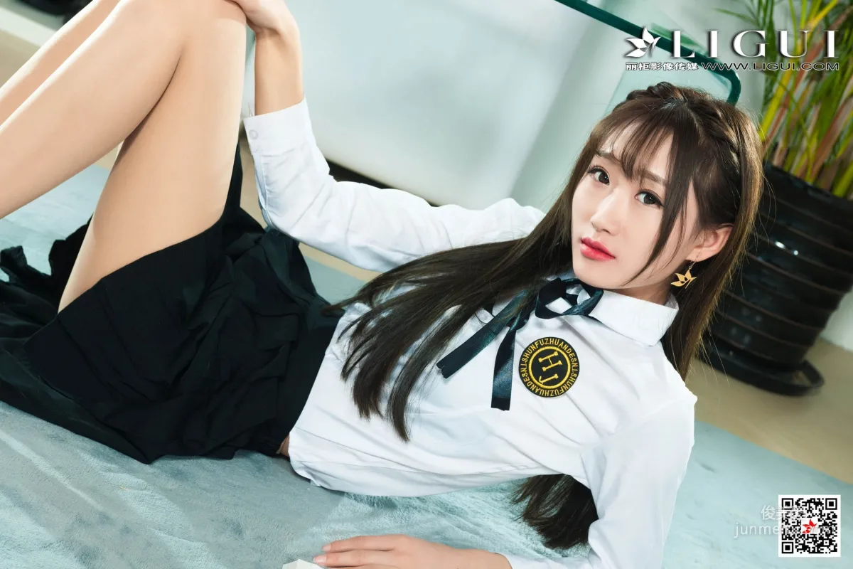 王炜炜《交作业》 [丽柜Ligui] 美腿丝足写真集35