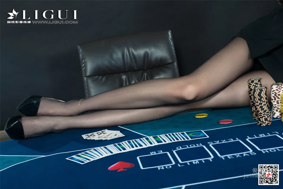模特兔子《黑絲棋牌官》 [麗櫃Ligui] 美腿絲足寫真集 32