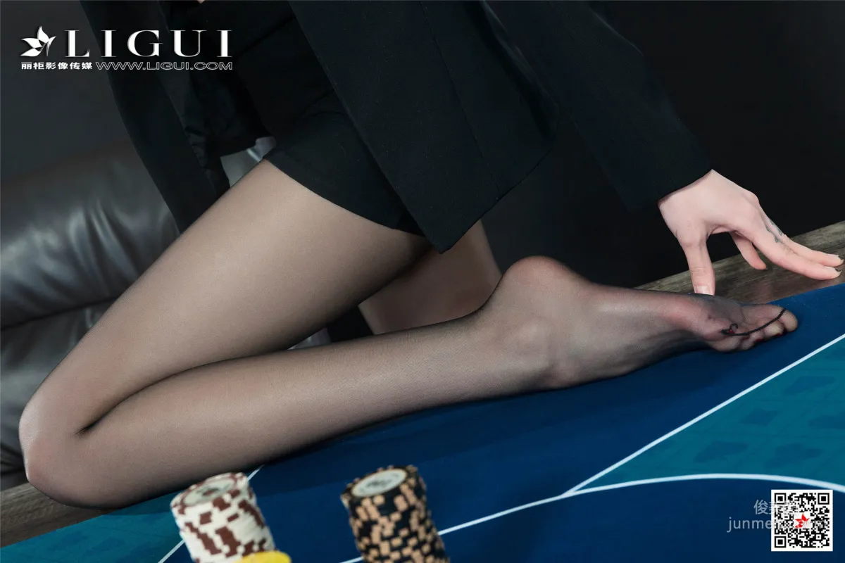 模特兔子《黑絲棋牌官》 [麗櫃Ligui] 美腿絲足寫真集 78