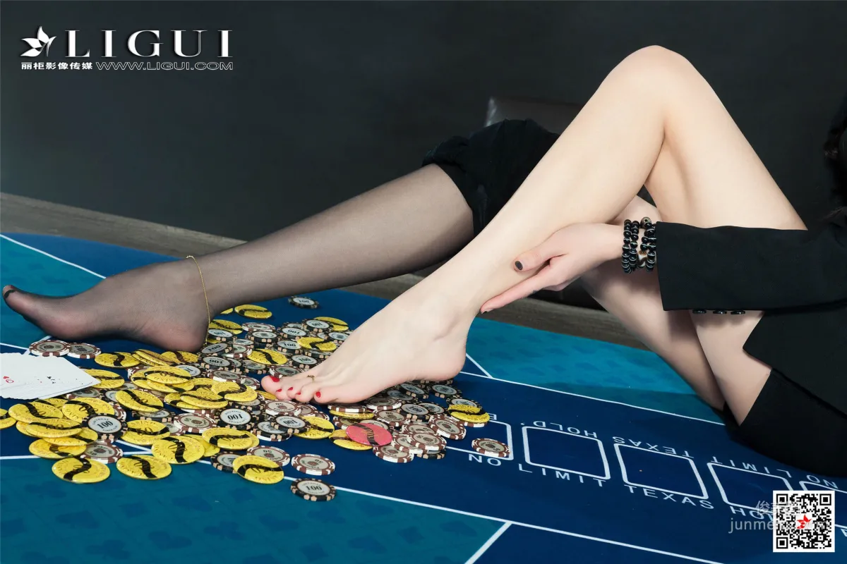 模特兔子《黑絲棋牌官》 [麗櫃Ligui] 美腿絲足寫真集 65