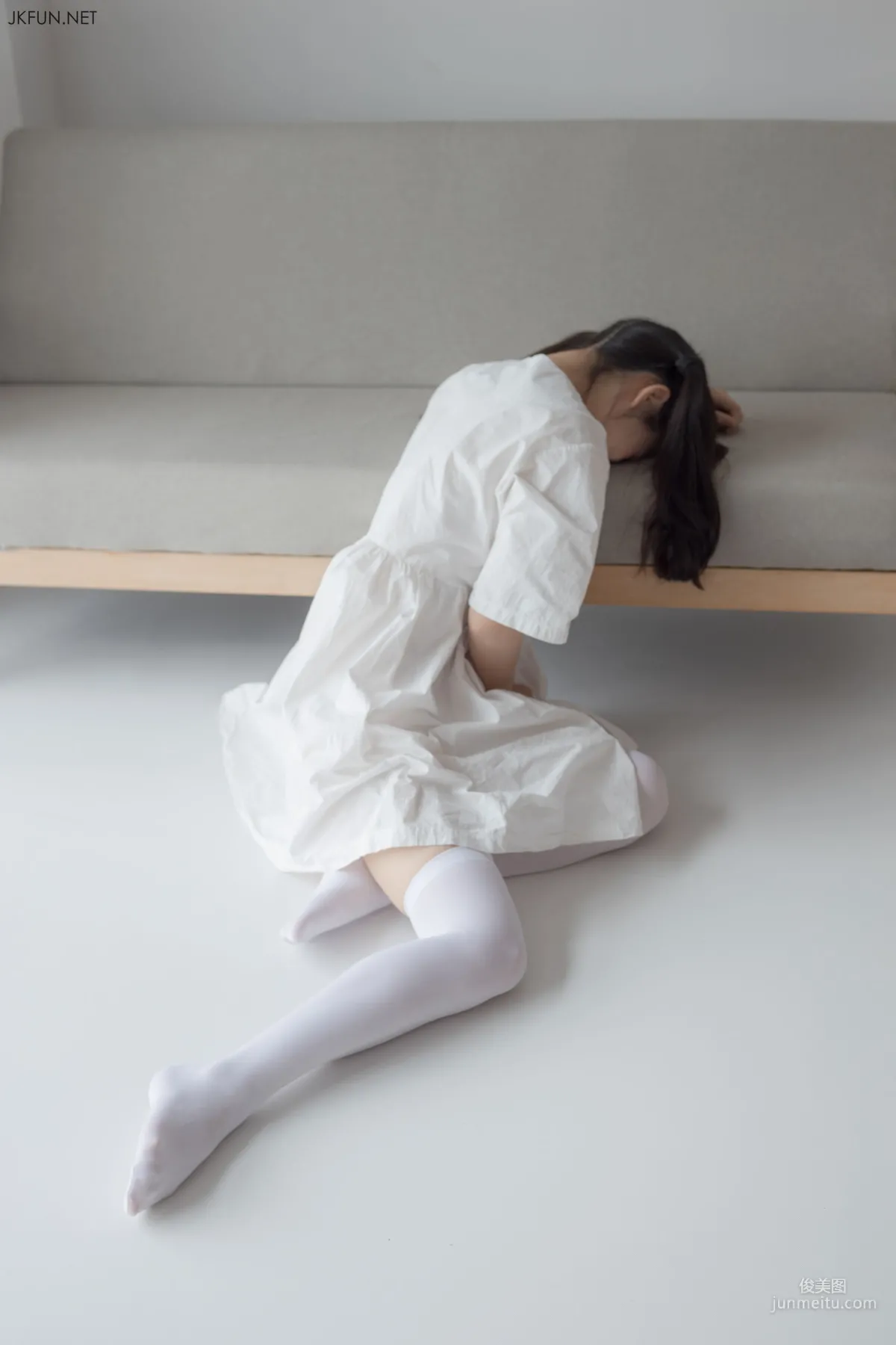 默陌《白衣飘飘的年代》 [森萝财团] JKFUN-014 萝莉丝袜写真集66