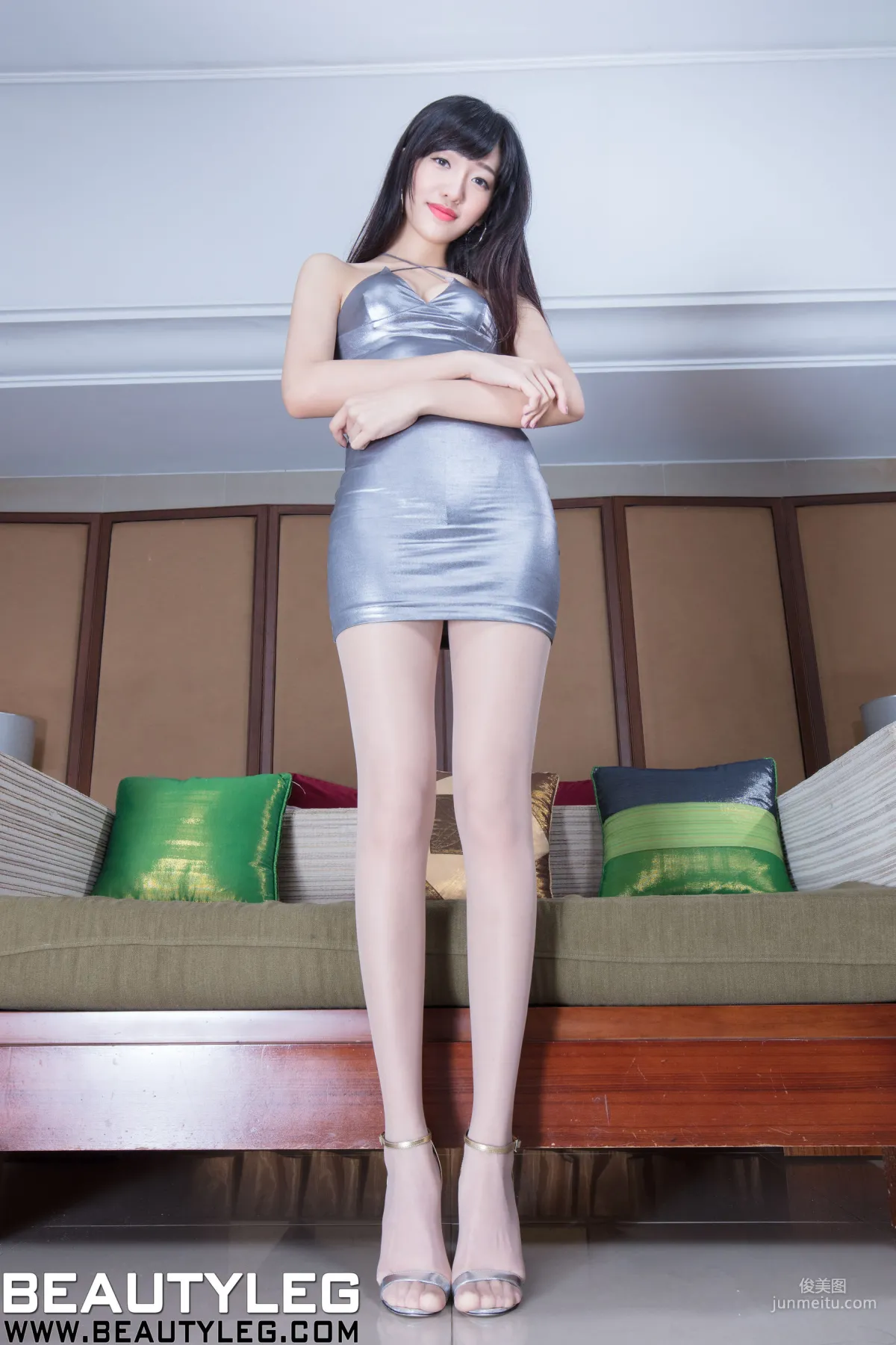 欣潔Celia《黑絲旗袍+吊帶皮衣美腿》 [Beautyleg] No.1800 寫真集 2