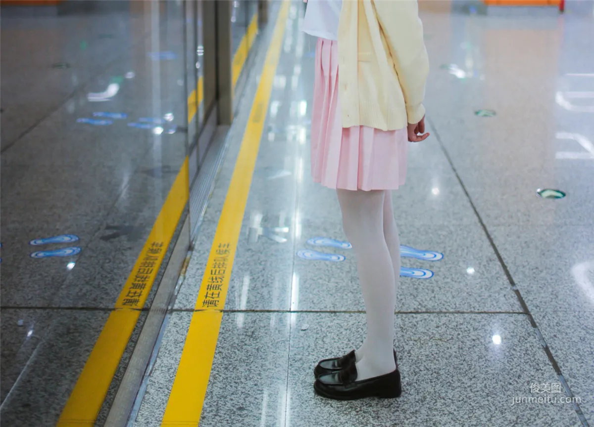 [風之領域] NO.146 白絲粉紅少女戶外 寫真集 31