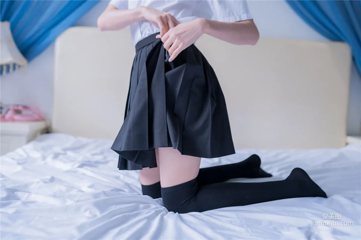 [風之領域] NO.148 JK黑絲裙子有點短 寫真集 20
