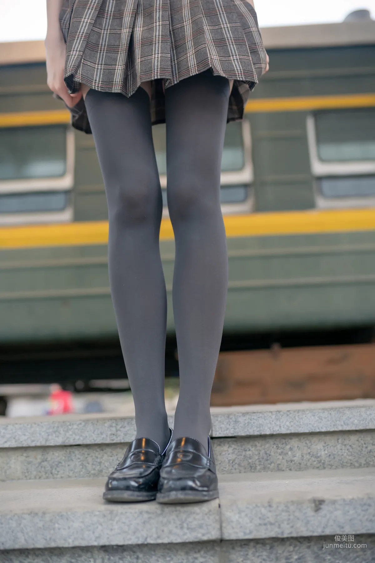 [風之領域] NO.142 JK格子裙美腿絲足 寫真集 38