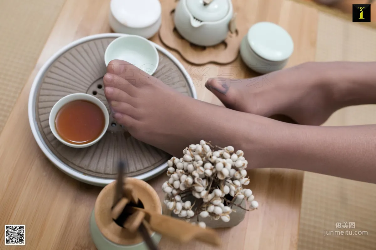 模特婉萍 《婉萍旗袍請茶》 [IESS異思趣向] 美腿絲足寫真集 35