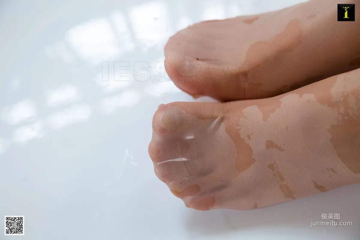 模特婉萍 《婉萍與小黃鴨》 [IESS異思趣向] 絲襪美腿寫真集 77