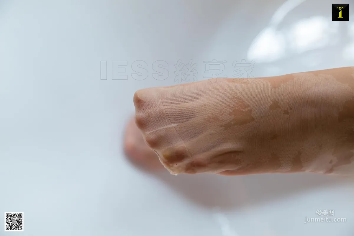 模特婉萍 《婉萍與小黃鴨》 [IESS異思趣向] 絲襪美腿寫真集 88